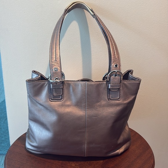 Coach NYE bag SoHo north south shoulder bag leather metallic pewter/bronze - Picture 12 of 17
